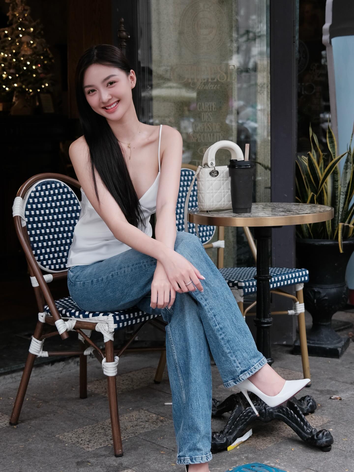 Á hậu Cẩm Ly phản ứng gì khi được gọi là "người yêu Đình Bắc"? - Ảnh 8.