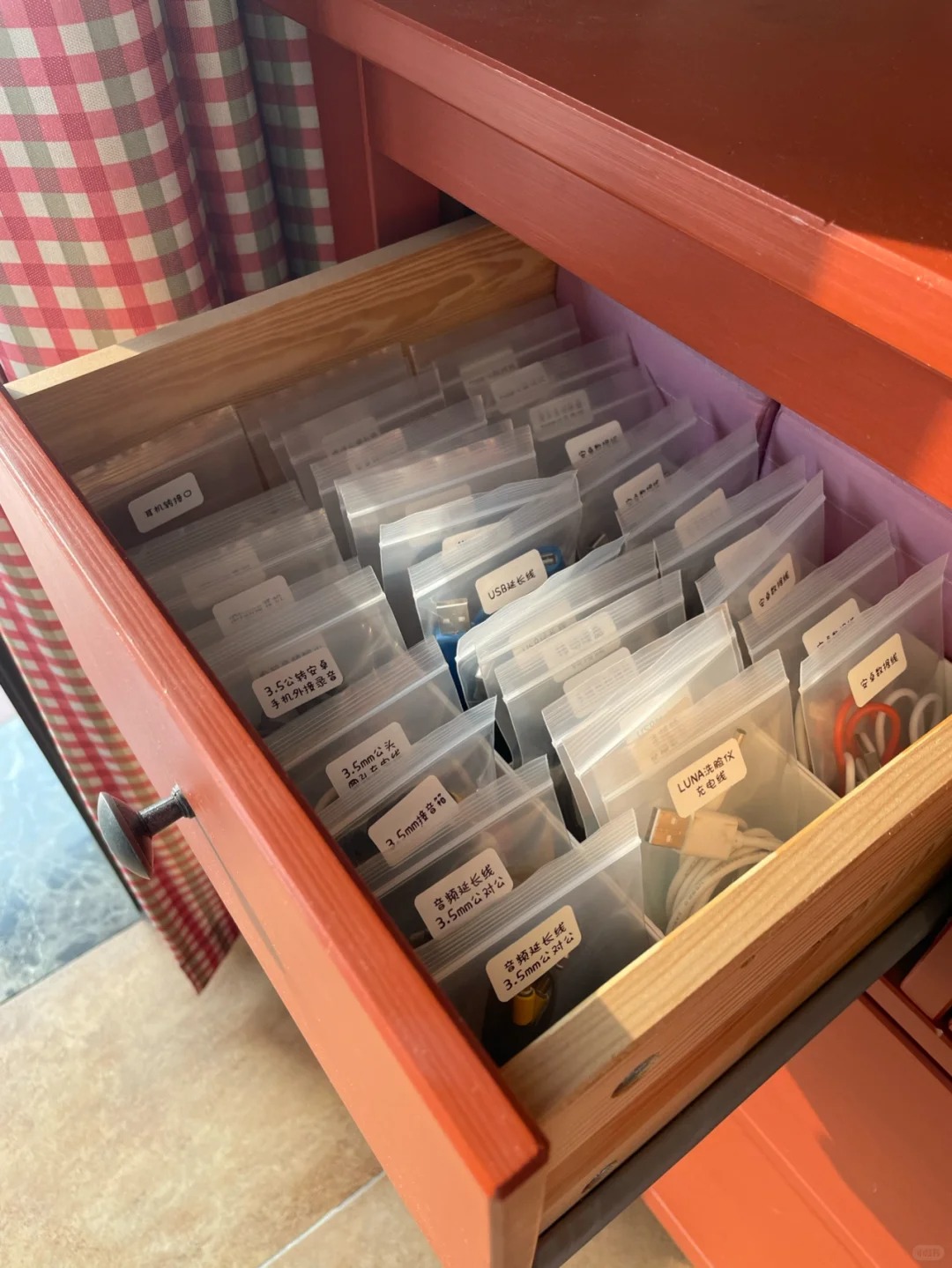 Nhìn mẹ chồng mua sắm, tôi nhận ra: Mình đã đốt tiền cho hàng loạt món trông thì "thông minh" nhưng dùng dở vô cùng - Ảnh 7.