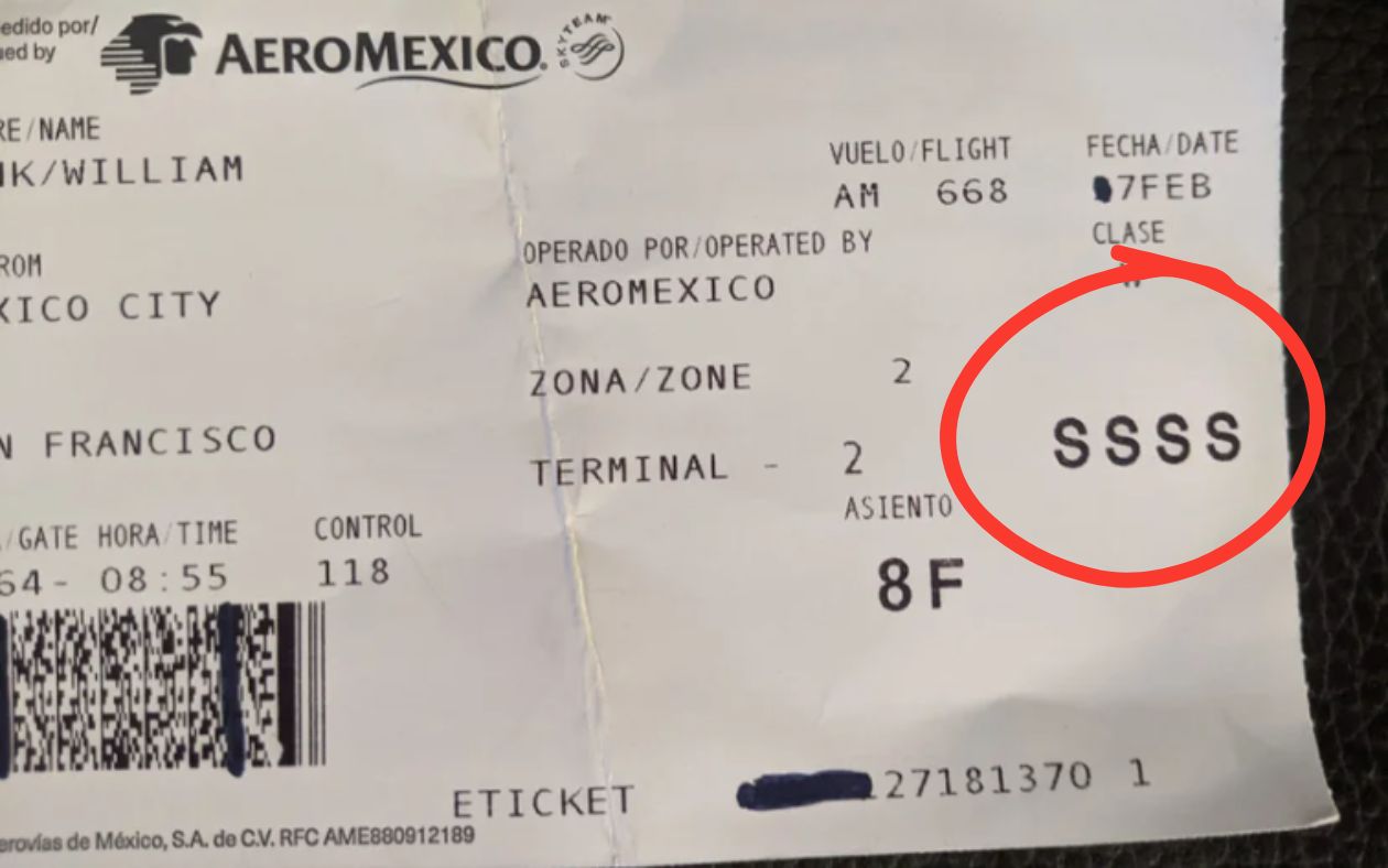 Ký hiệu "SSSS" đáng sợ trên thẻ lên máy bay: Vì sao không ai mong muốn nhìn thấy dòng chữ này?- Ảnh 1.