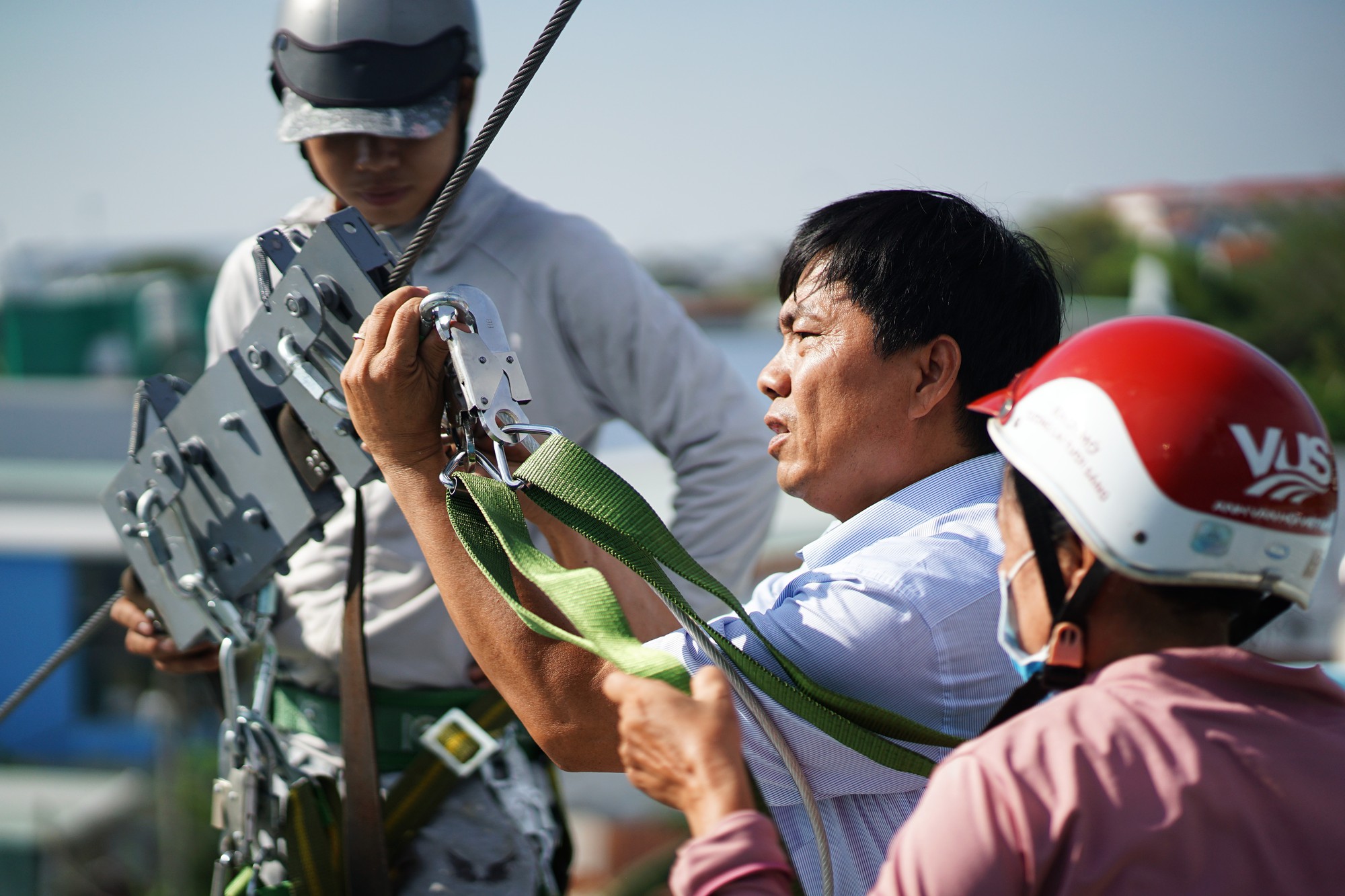 Gặp 2 cha con ở TP.HCM sáng chế thoát hiểm cháy nổ nhà cao tầng bằng cách không ai ngờ!- Ảnh 5.
