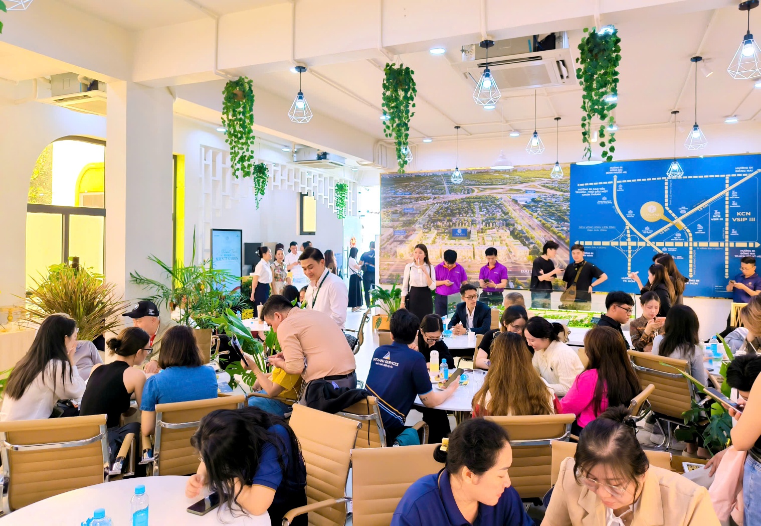 Lan Anh Avenue khánh thành công viên trung tâm 2000m2 - Ảnh 1.