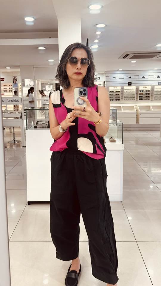 Hoa hậu tuổi 50 nổi tiếng tóc bạc đầy đầu vẫn chứng minh mình trẻ lâu đẳng cấp qua làn da già chậm: 2 bí quyết được tiết lộ- Ảnh 8.