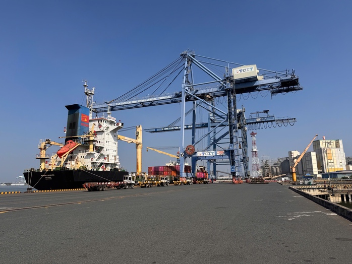 Cái Mép - Thị Vải liên tục đón tàu container trọng tải lớn trong ngày đầu năm 2026- Ảnh 1. Cái Mép - Thị Vải liên tục đón tàu container trọng tải lớn trong ngày đầu năm 2026- Ảnh 1.