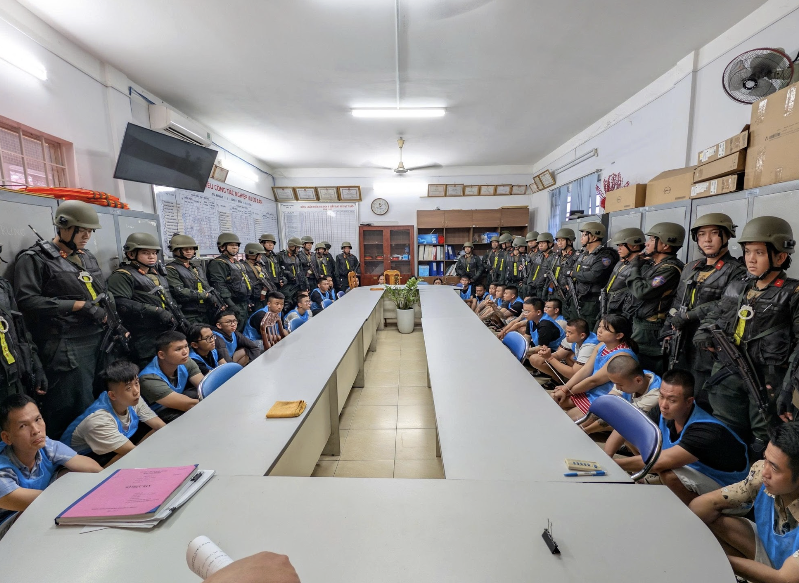 Hai "bố già" đứng sau đường dây giải cứu của "hiệp sĩ" Nguyễn Thanh Hải - Ảnh 2.
