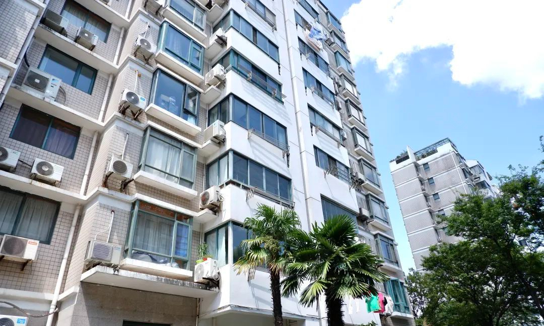 Tôi bán căn hộ 5 tỷ để về ở nhà cũ 1,8 tỷ: Hóa ra đẳng cấp không nằm ở độ cao như tôi tưởng- Ảnh 1.