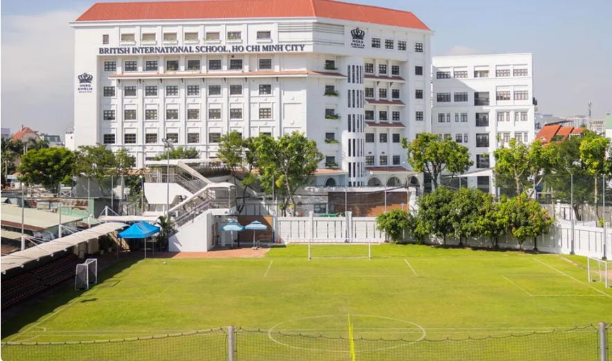 Nữ đại gia kín tiếng đứng phía sau trường quốc tế  liên cấp với học phí gần 1 tỷ đồng/năm tại Việt Nam- Ảnh 2.