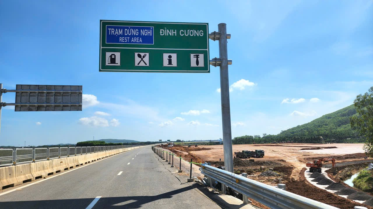 Cận cảnh thi công trạm dừng nghỉ trên cao tốc Quảng Ngãi – Hoài Nhơn- Ảnh 2.
