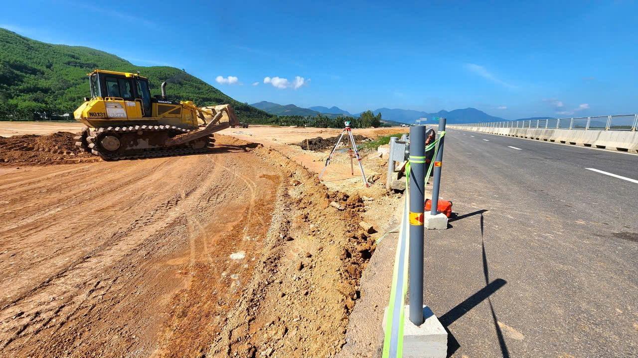 Cận cảnh thi công trạm dừng nghỉ trên cao tốc Quảng Ngãi – Hoài Nhơn- Ảnh 3.
