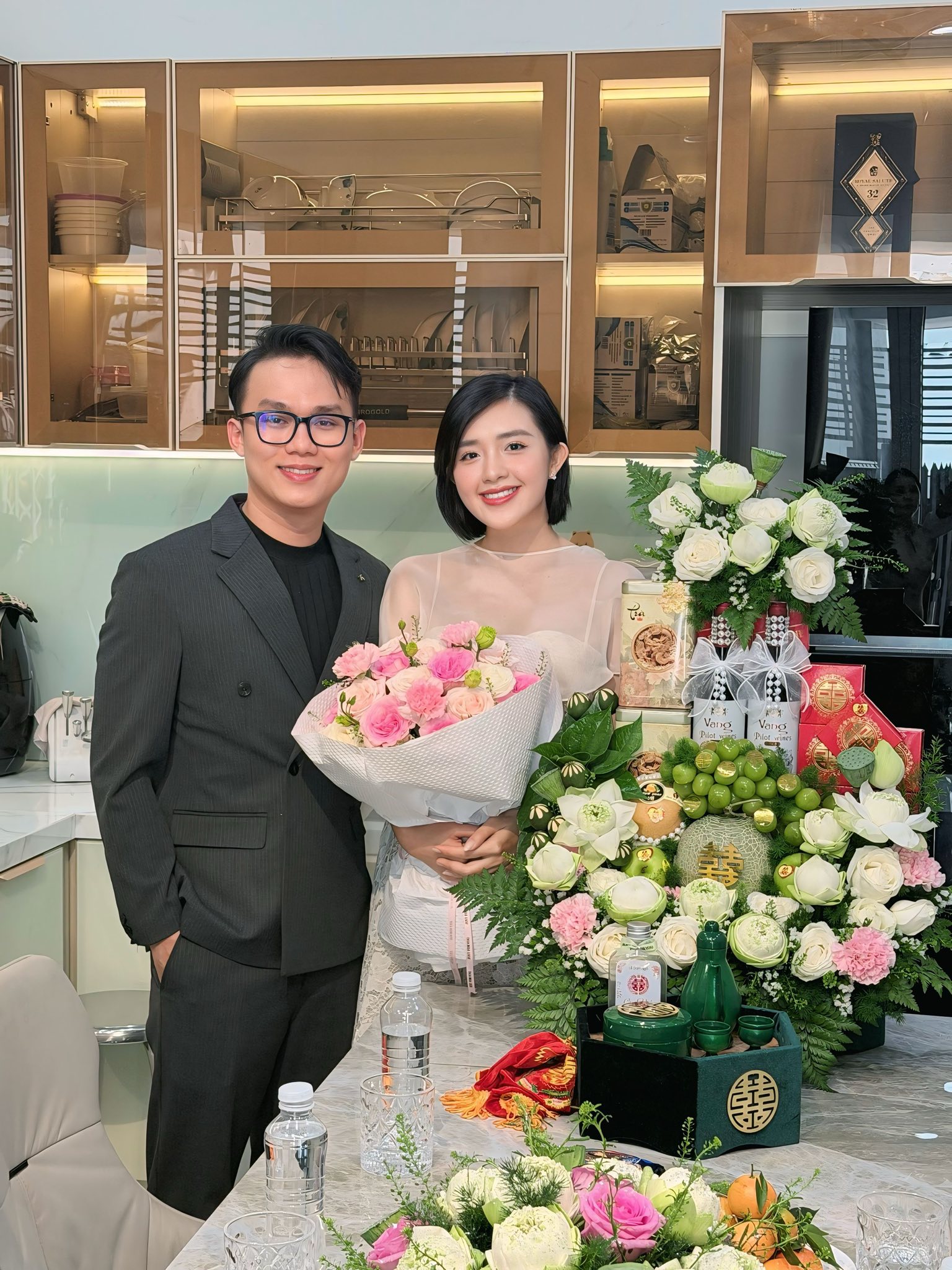 Một mỹ nhân nổi tiếng ở Người Ấy Là Ai dạm ngõ với bạn trai làm đạo diễn- Ảnh 3.