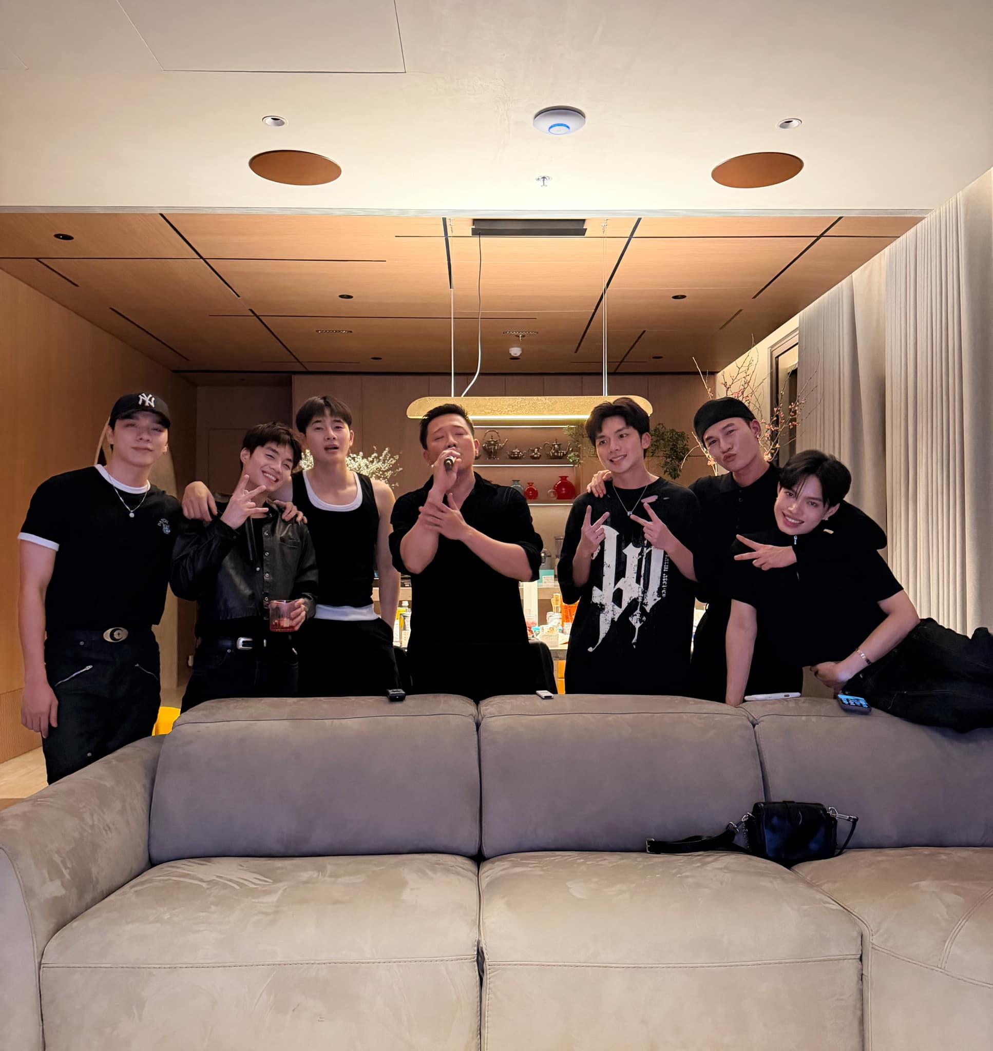 Chuyện gì đang xảy ra ở nhà của Trấn Thành?- Ảnh 2.