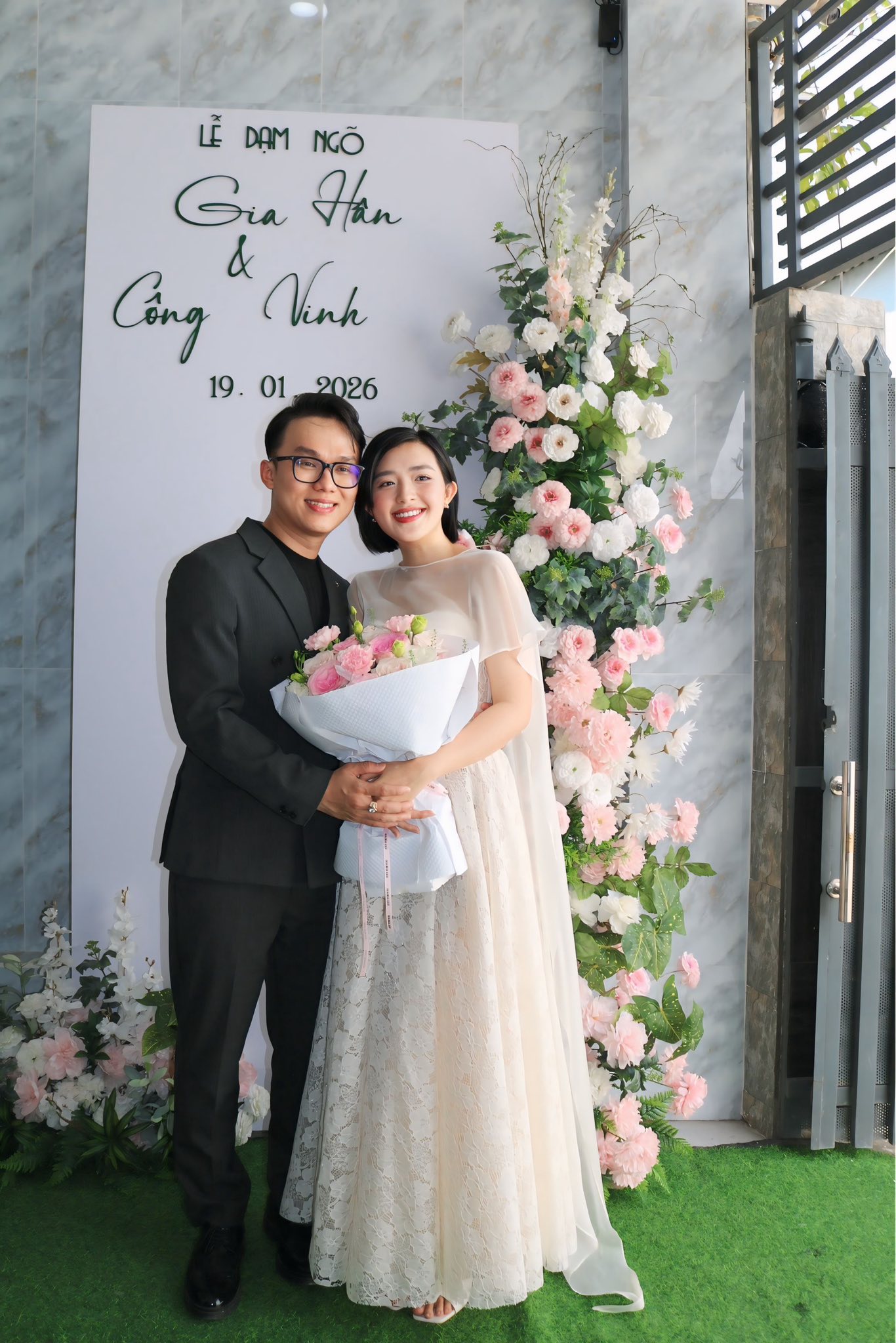 Một mỹ nhân nổi tiếng ở Người Ấy Là Ai dạm ngõ với bạn trai làm đạo diễn- Ảnh 2.