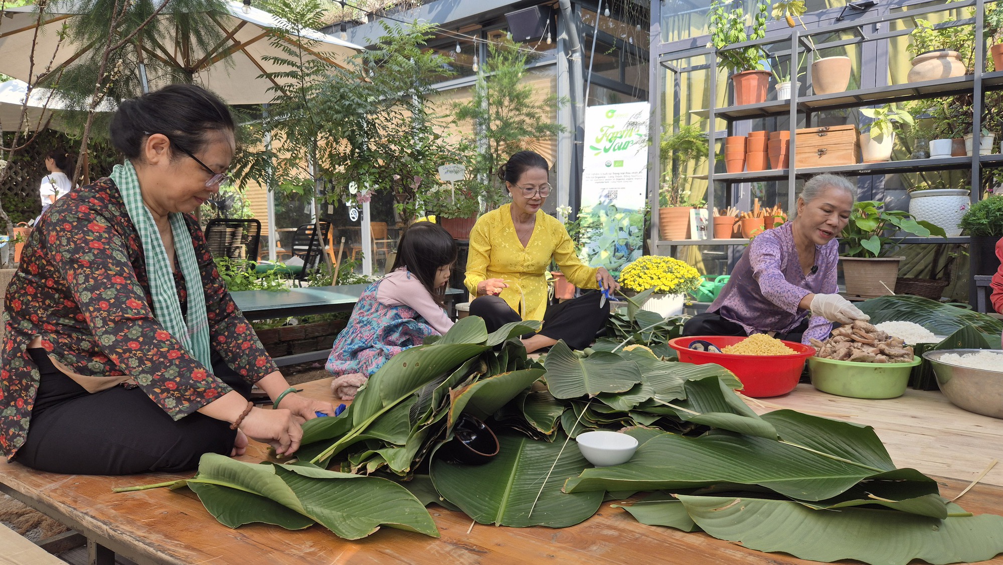 Dịch vụ độc lạ ngày Tết giúp gia đình trẻ đón xuân ý nghĩa hơn - Ảnh 2.