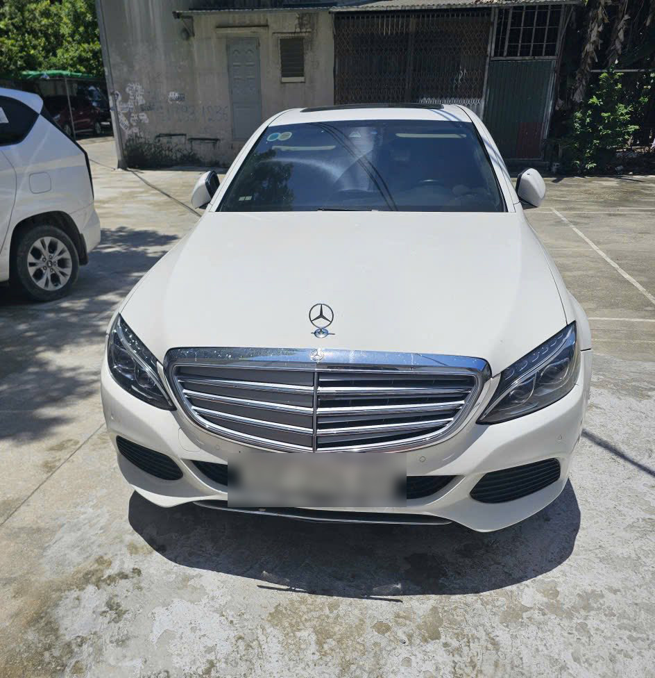 Vụ Mercedes bị "bỏ rơi" ở gara gần 2 năm: Tiết lộ số tiền sửa chữa, gửi xe mỗi tháng- Ảnh 1.