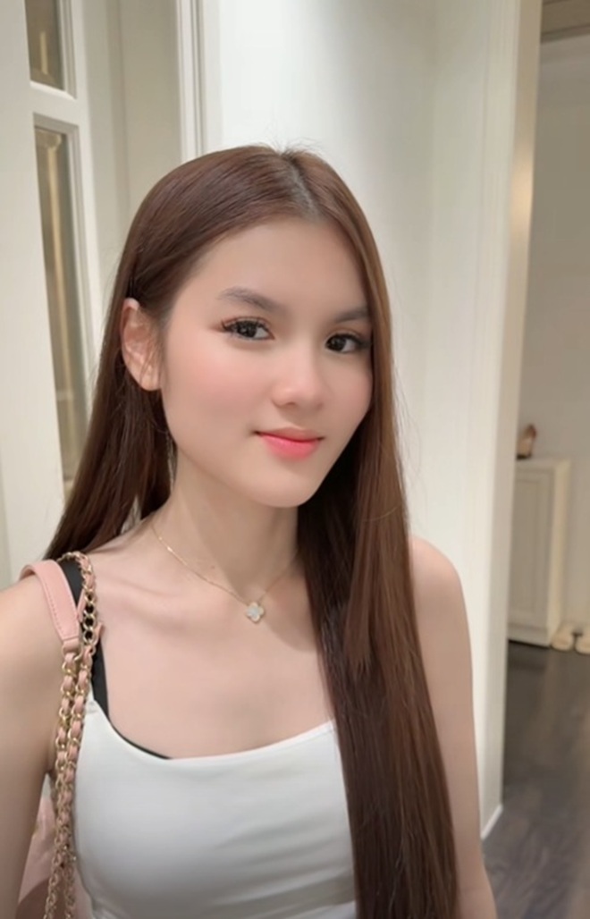 Một hoa hậu 4 con khoe ái nữ 14 tuổi, cao gần 1m7, cộng đồng mạng lập tức khuyên 1 điều- Ảnh 1.