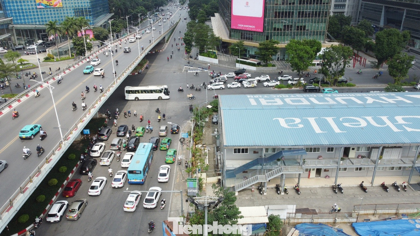 Hà Nội thu hẹp rào chắn dự án metro, mở rộng lòng đường phục vụ đi lại dịp Tết- Ảnh 2.