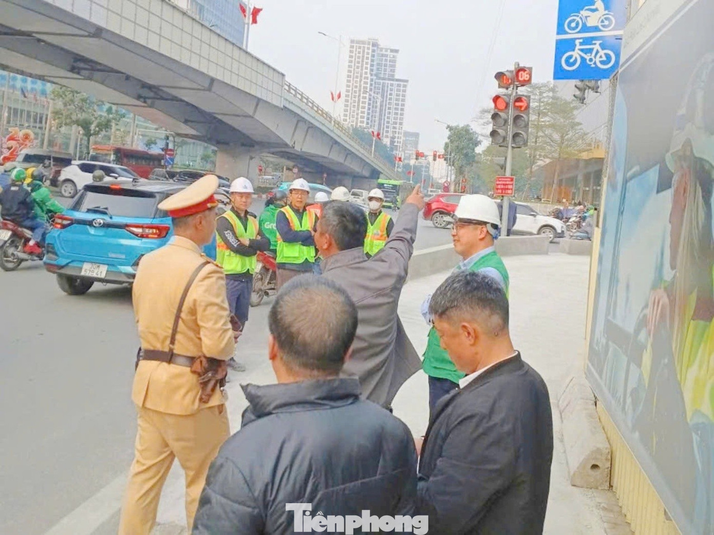 Hà Nội thu hẹp rào chắn dự án metro, mở rộng lòng đường phục vụ đi lại dịp Tết- Ảnh 4.