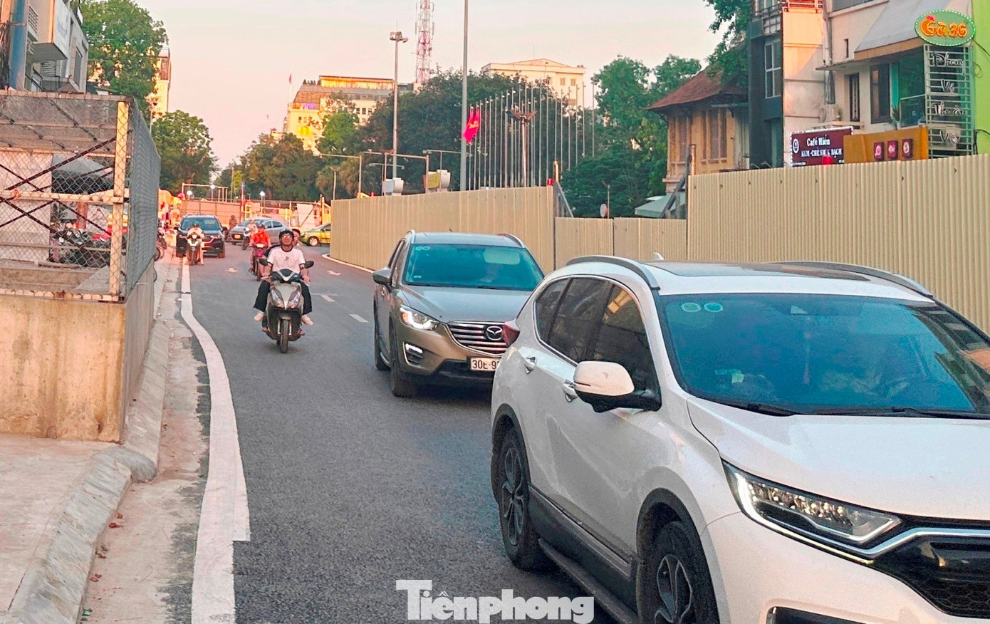 Hà Nội thu hẹp rào chắn dự án metro, mở rộng lòng đường phục vụ đi lại dịp Tết- Ảnh 9.