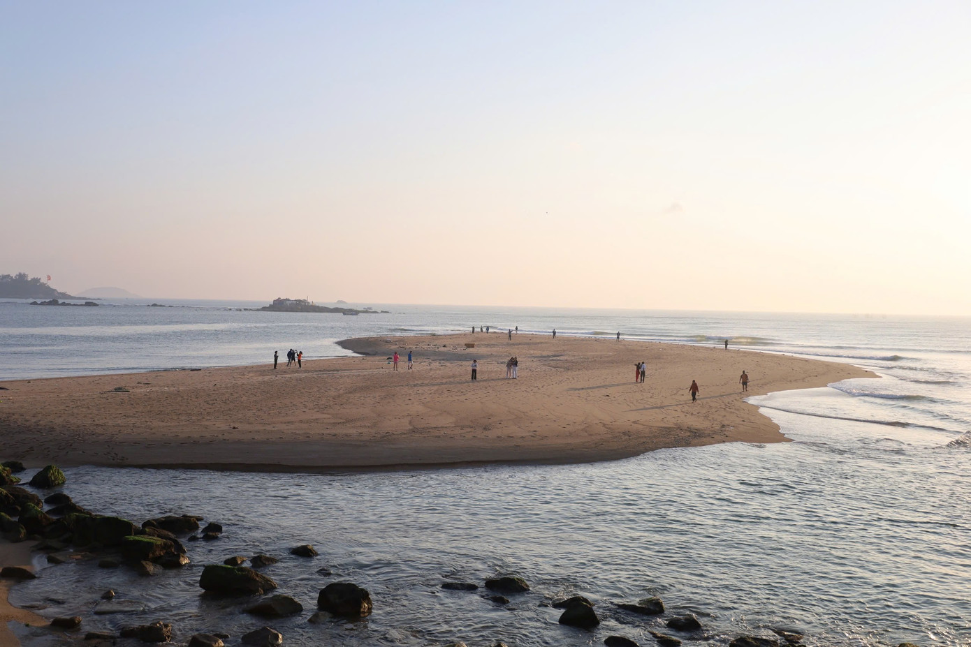 Nha Trang xuất hiện cồn cát độc lạ hình cá heo- Ảnh 5.