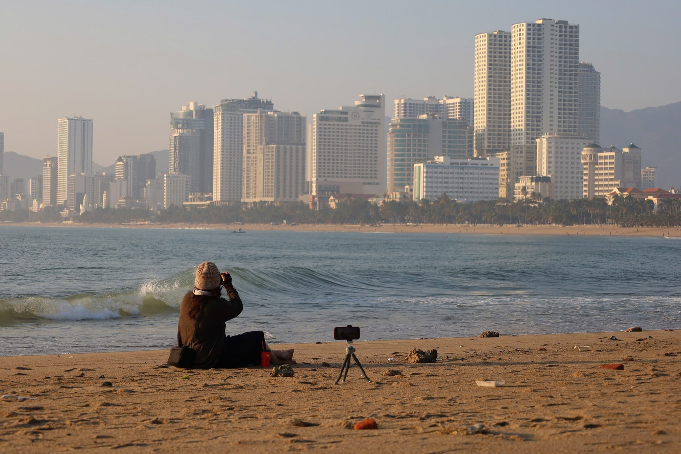 Nha Trang xuất hiện cồn cát độc lạ hình cá heo- Ảnh 4.