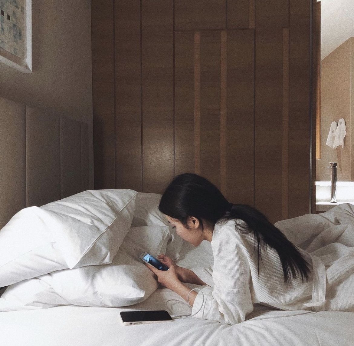 Việc đầu tiên khi ngủ dậy khiến bạn không thể giàu- Ảnh 2.