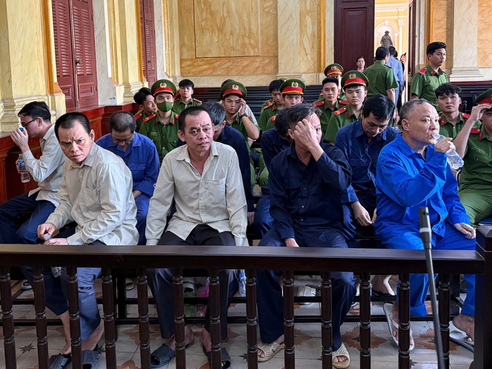 “Nhắm mắt” nghiệm thu PCCC, làm giả hồ sơ xây dựng ở quận Phú Nhuận cũ: 11 người lãnh án- Ảnh 1.