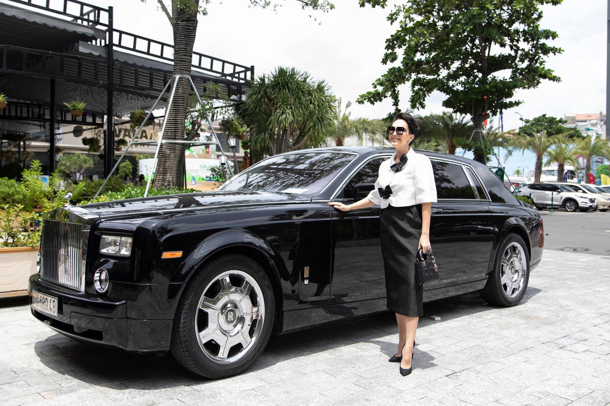 Mỹ nhân được đại gia yêu say đắm suốt 32 năm, tặng biệt thự hoành tráng, nhẫn kim cương- Ảnh 6.