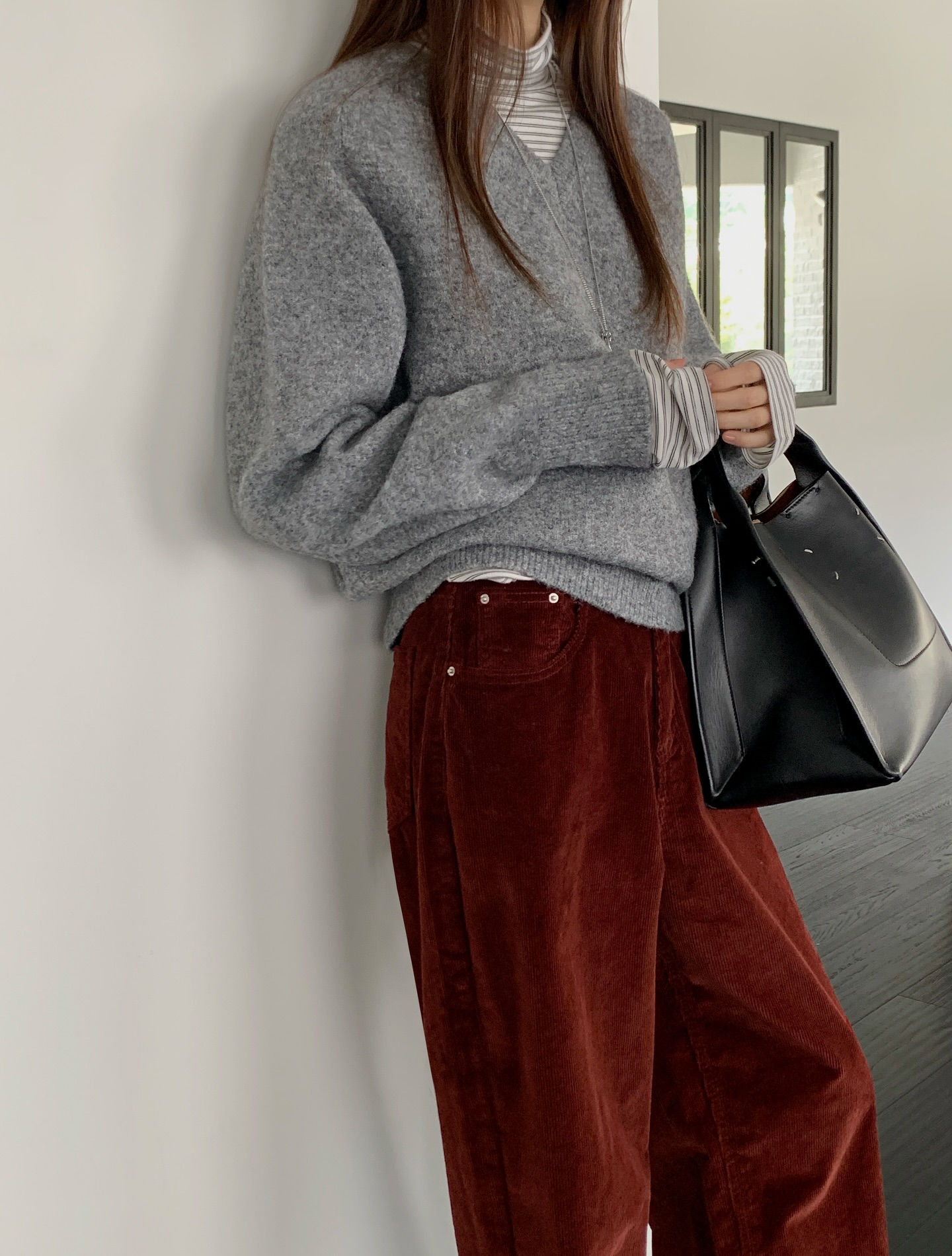 Hai tông màu trang phục đang "soán ngôi" đồ đen: Mặc lên nổi bật hơn nhưng sang trọng chẳng kém - Ảnh 3.