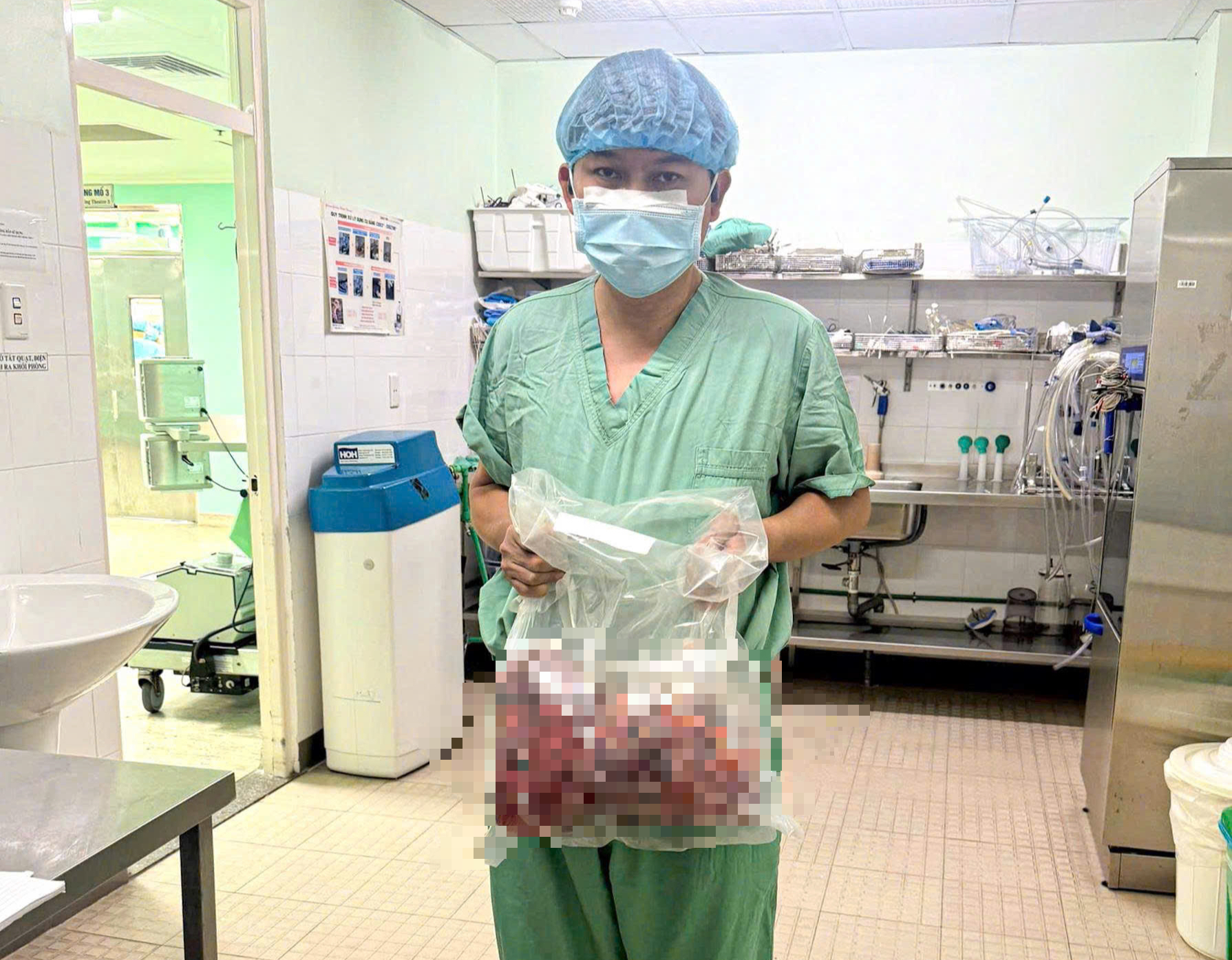 Kỳ tích y học tại Huế: Ca mổ chỉ 2 nơi trên thế giới làm được - Ảnh 2.