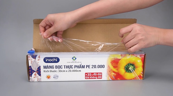 Phát hiện hàng trăm cuộn màng bọc thực phẩm giả, ghi nhãn doanh nghiệp lớn: Cách để nhận biết loại chuẩn - Ảnh 2.