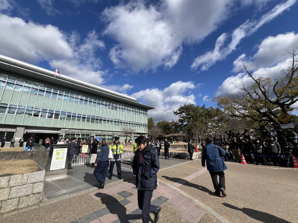 Hung thủ ám sát cố Thủ tướng Nhật Bản Shinzo Abe lãnh án tù chung thân - Ảnh 2.