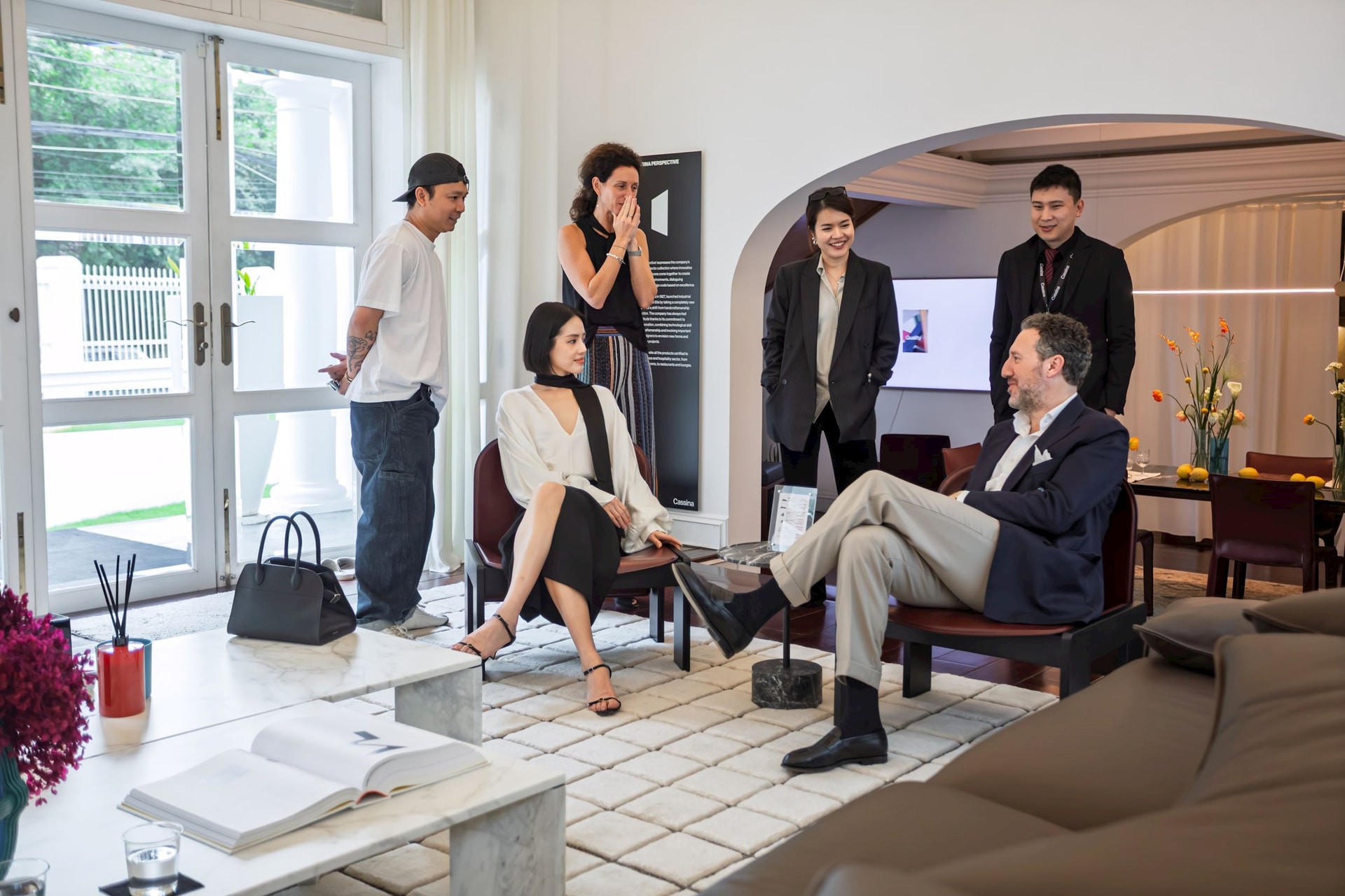 Đằng sau tấm bình phong có giá gần 2,7 tỷ đồng và cú bắt tay độc quyền của 1 công ty Việt Nam với gã khổng lồ Ý- Ảnh 1.