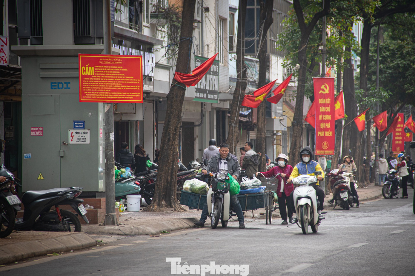 Phố Cầu Mới thông thoáng bất ngờ sau khi 'xóa sổ' chợ tự phát- Ảnh 2.