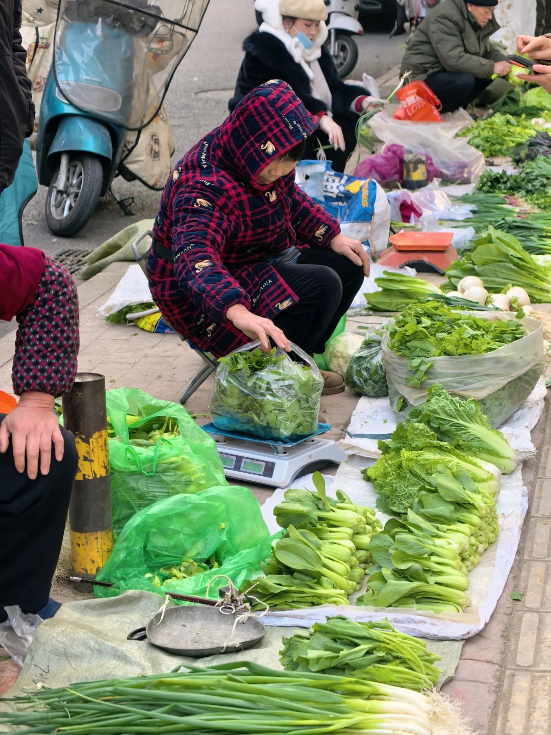 Gửi tiết kiệm 3,4 tỷ/5năm, tới lúc rút thì ngân hàng thông báo phải đóng thêm 25 năm nữa: "Lúc đó nhận 26 tỷ"- Ảnh 1.