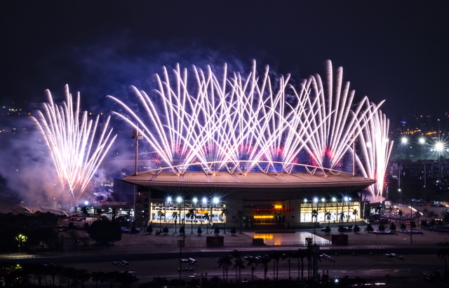 Mãn nhãn buổi tổng duyệt pháo hoa tối 21/1, Sun Group hé lộ: Mới chỉ bằng 5% so với quy mô buổi chính thức- Ảnh 2.