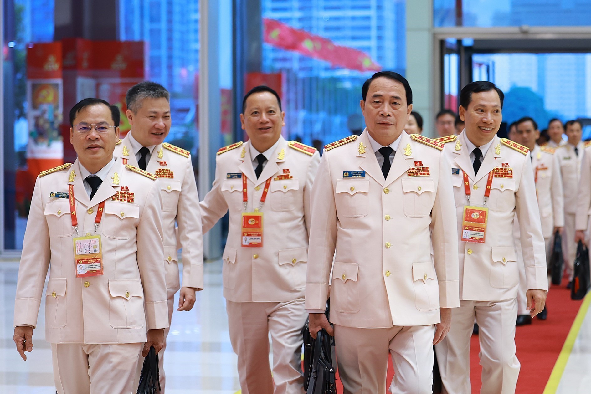 Chi tiết quy trình bầu Bộ Chính trị, Tổng Bí thư, Ban Bí thư khóa mới - Ảnh 4.