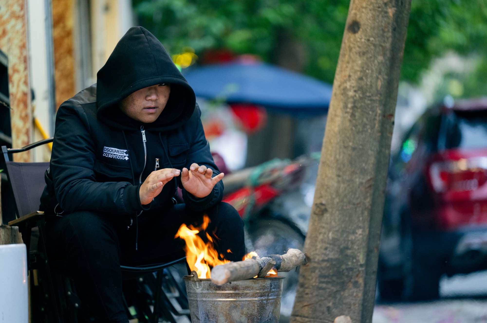 Ảnh, clip: Hà Nội chìm trong những ngày lạnh nhất từ đầu Đông- Ảnh 15. Ảnh, clip: Hà Nội chìm trong những ngày lạnh nhất từ đầu Đông- Ảnh 15.