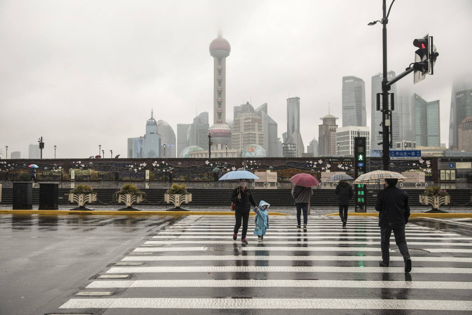 Tuyết rơi bất ngờ tại một thành phố giáp biển, hiếm có sau gần 1 thập kỷ - Ảnh 3.