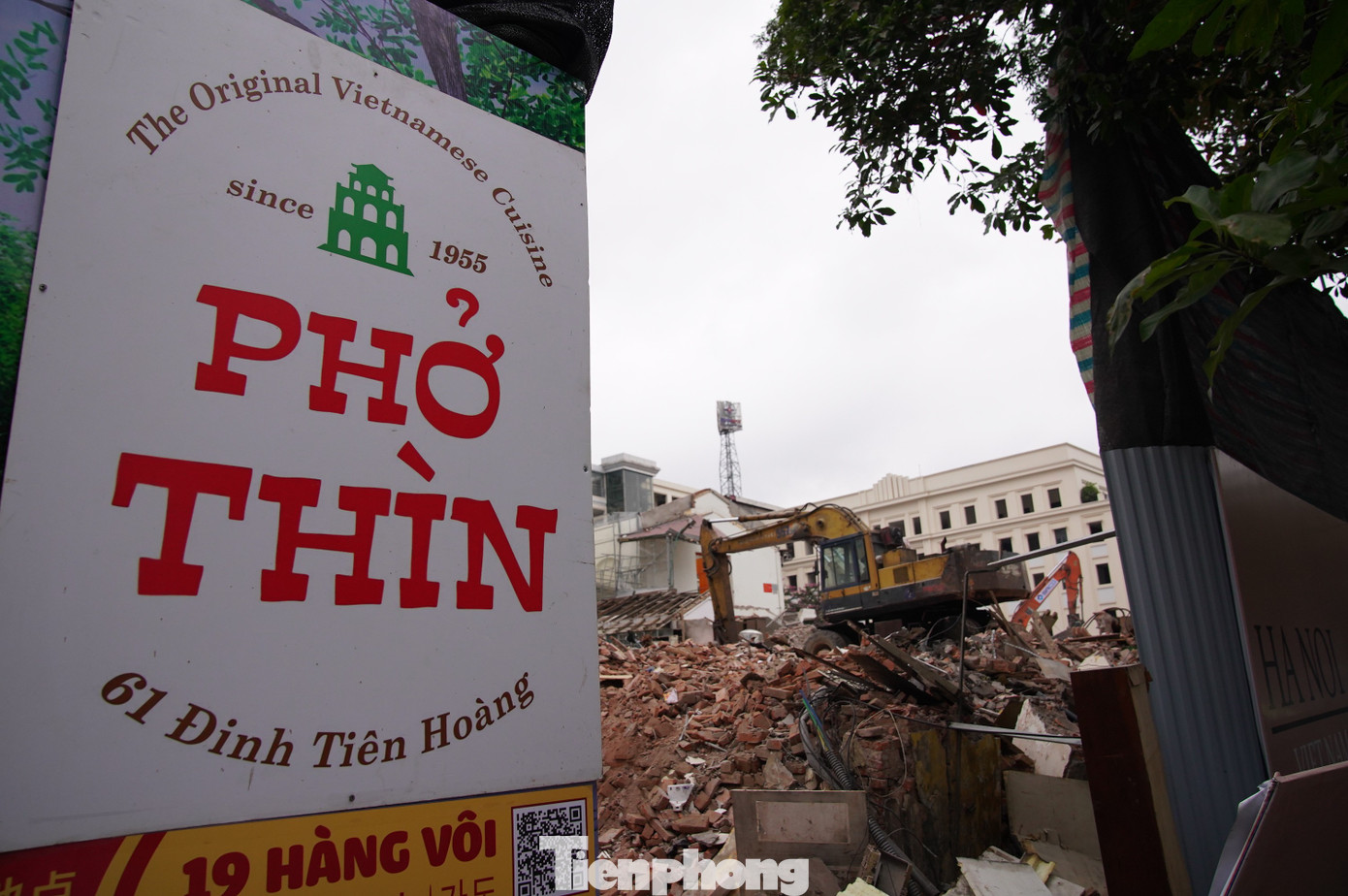 Đồng loạt phá dỡ mặt bằng làm dự án Quảng trường – Công viên phía Đông hồ Hoàn Kiếm- Ảnh 1.