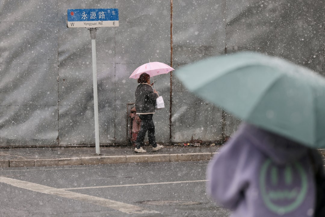 Tuyết rơi bất ngờ tại một thành phố giáp biển, hiếm có sau gần 1 thập kỷ - Ảnh 1.