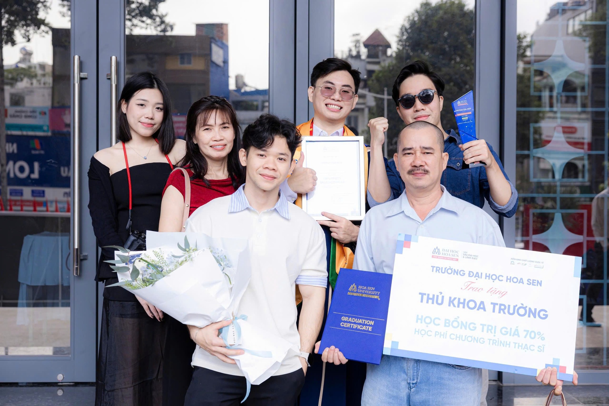 Vừa tốt nghiệp, sinh viên trường nào có mức thu nhập cao nhất?- Ảnh 3.