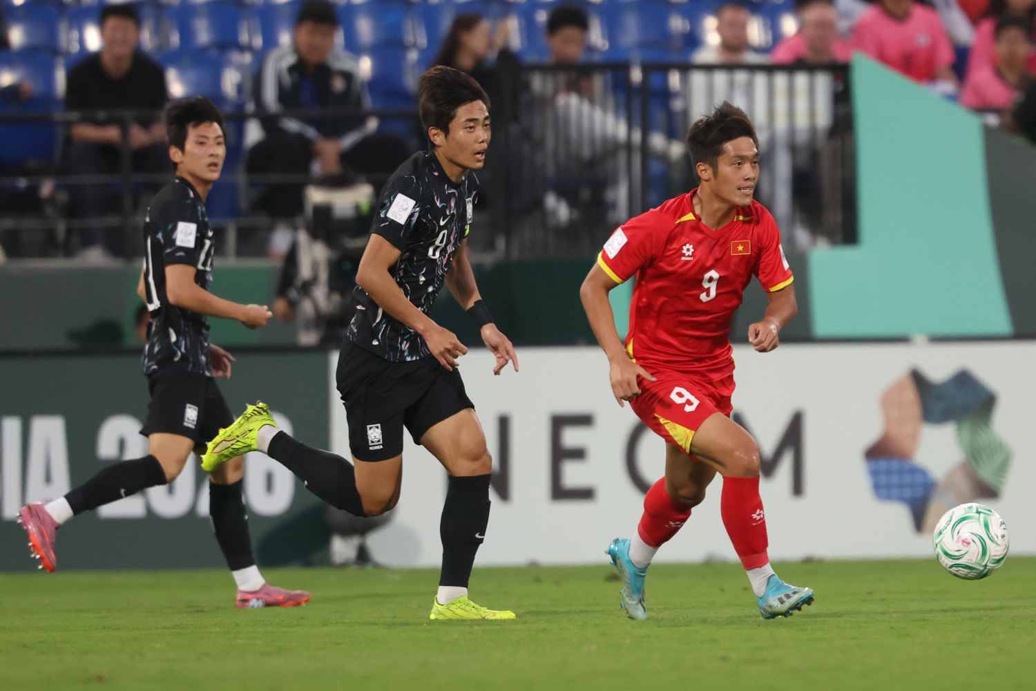 Ảnh: Quốc Việt sút tung lưới U23 Hàn Quốc, U23 Việt Nam ăn mừng cực cảm xúc động viên Hiểu Minh- Ảnh 7. Ảnh: Quốc Việt sút tung lưới U23 Hàn Quốc, U23 Việt Nam ăn mừng cực cảm xúc động viên Hiểu Minh- Ảnh 7.