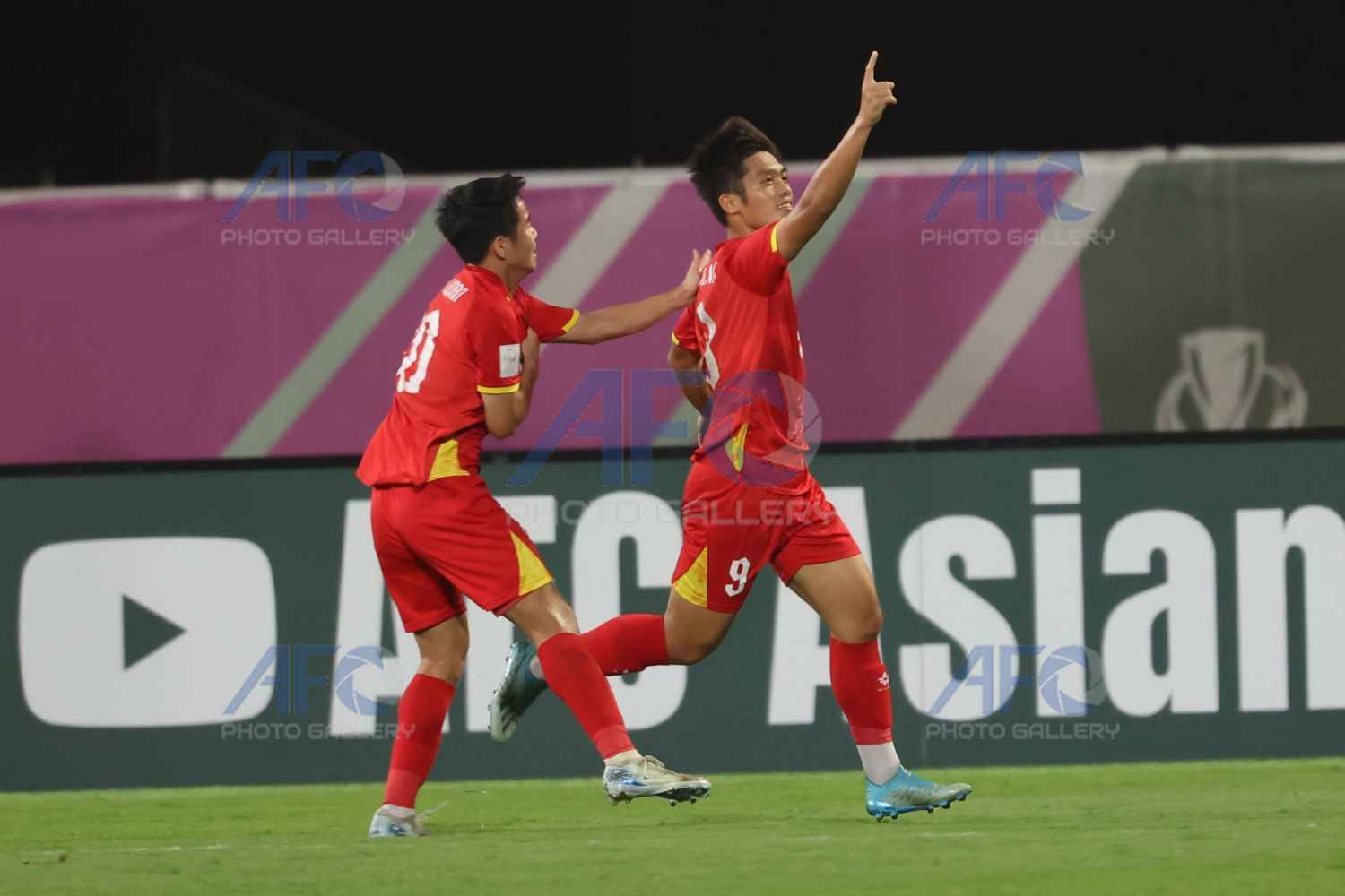 Ảnh: Quốc Việt sút tung lưới U23 Hàn Quốc, U23 Việt Nam ăn mừng cực cảm xúc động viên Hiểu Minh- Ảnh 9. Ảnh: Quốc Việt sút tung lưới U23 Hàn Quốc, U23 Việt Nam ăn mừng cực cảm xúc động viên Hiểu Minh- Ảnh 9.