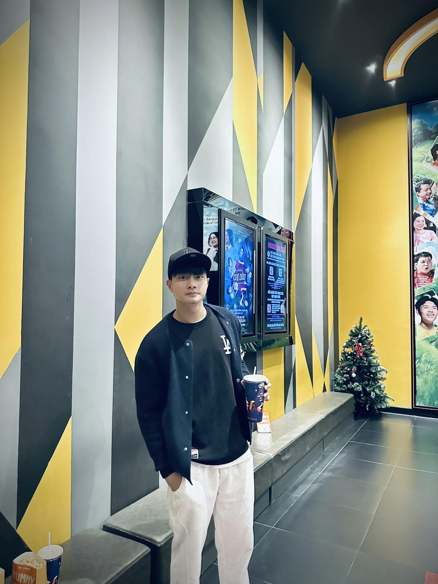 Chân dung thủ môn Cao Văn Bình&nbsp;- người giúp U23 Việt Nam thắng Hàn Quốc theo kịch bản nghẹt thở- Ảnh 7.