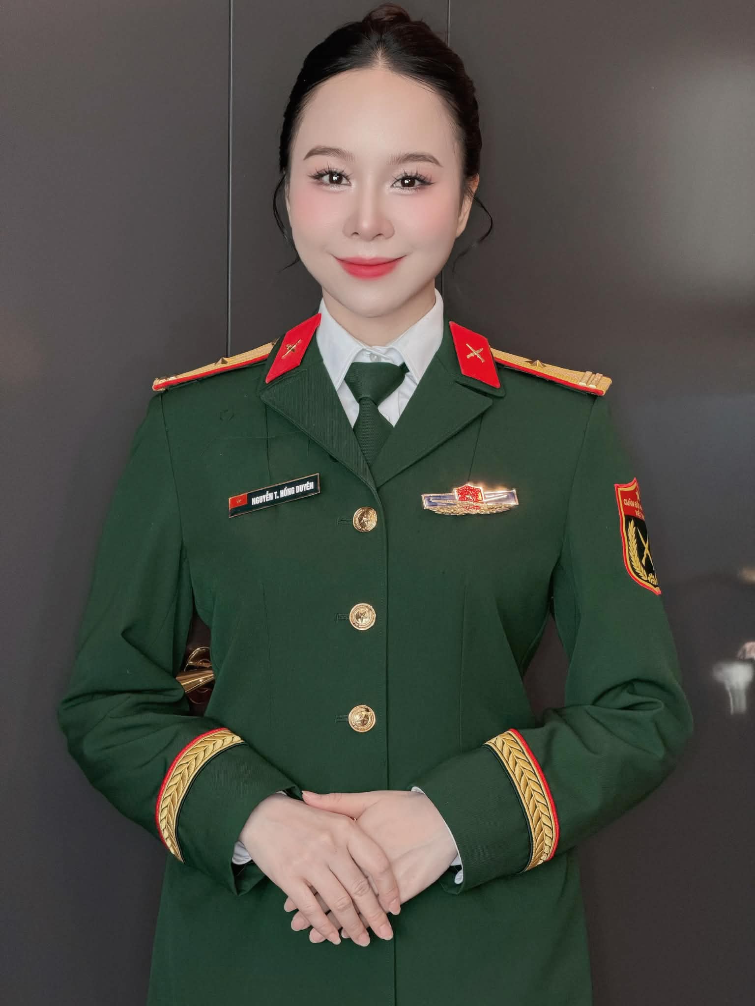 Nữ thiếu tá quân đội trẻ nhất Việt Nam có ca khúc được cả MXH cover, mất 8 năm mới viral- Ảnh 5. Nữ thiếu tá quân đội trẻ nhất Việt Nam có ca khúc được cả MXH cover, mất 8 năm mới viral- Ảnh 5.