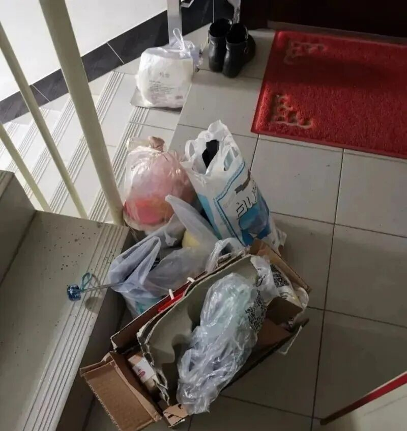 Vì tiết kiệm, tôi mua căn hộ cũ giá 1,8 tỷ, ngỡ đã an cư ai dè một năm sau, tôi khủng hoảng mỗi ngày vì quyết định này- Ảnh 2.