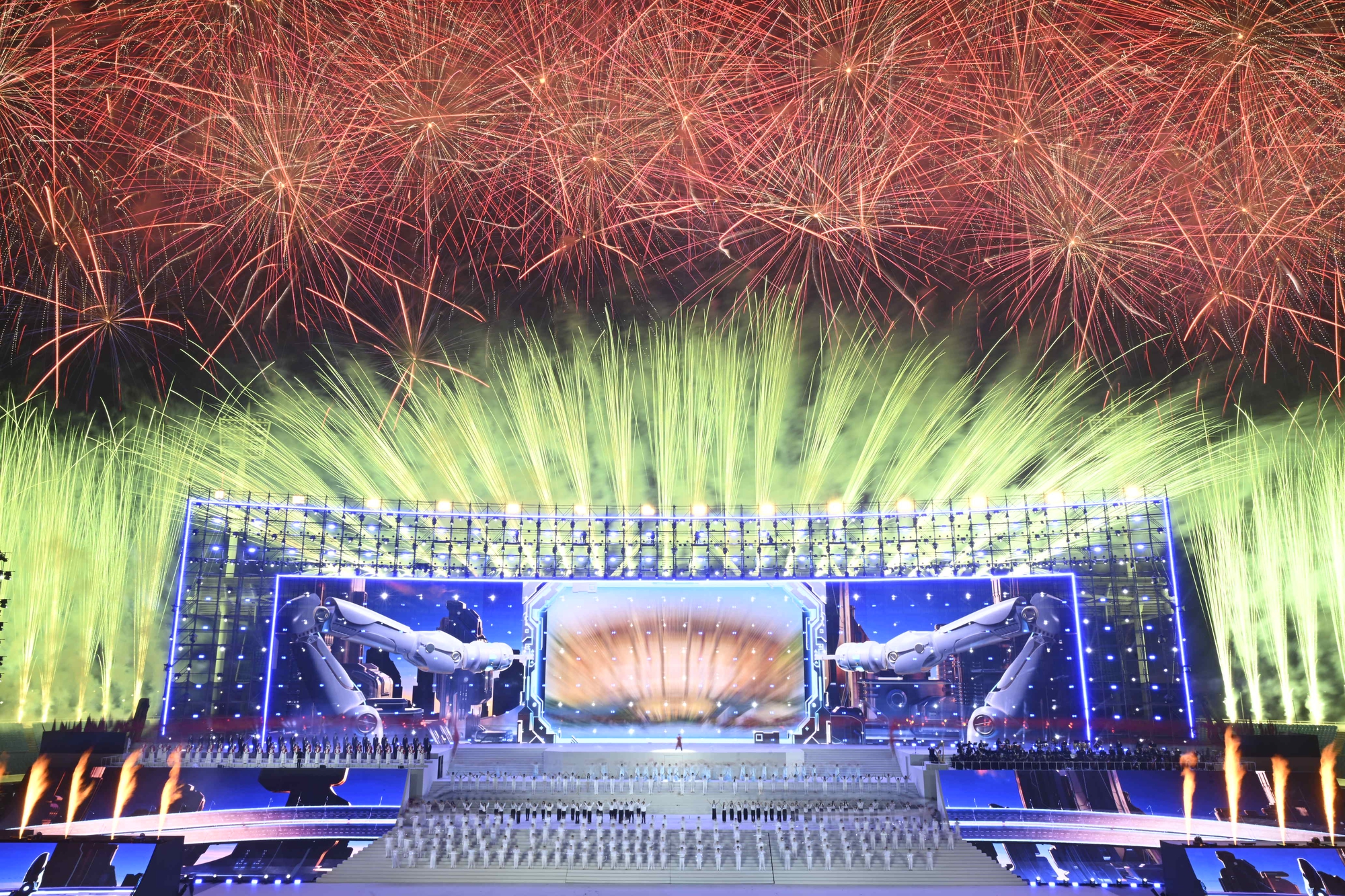 Màn pháo hoa hoành tráng rực sáng trên bầu trời Hà Nội tối 23/1: Quá mãn nhãn!- Ảnh 26.