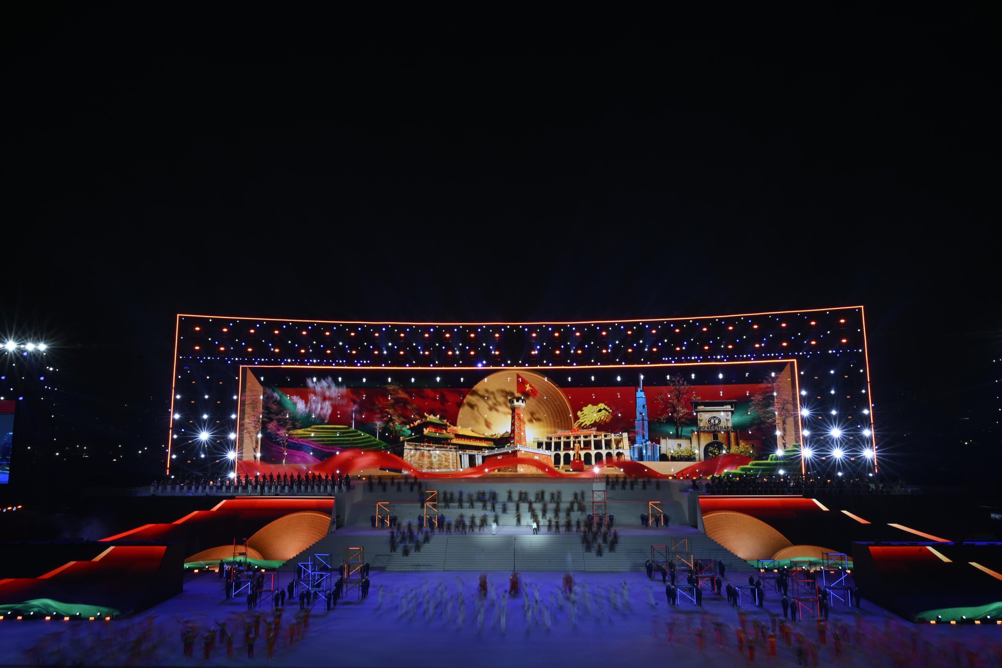 Màn pháo hoa hoành tráng rực sáng trên bầu trời Hà Nội tối 23/1: Quá mãn nhãn!- Ảnh 17.