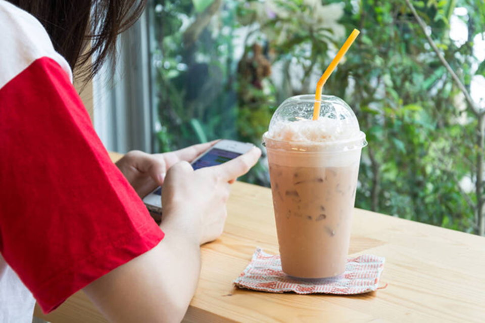 Không phải rượu, đây mới là “nước hại gan” âm thầm hơn cả và rất nhiều người đang uống mỗi ngày- Ảnh 1.