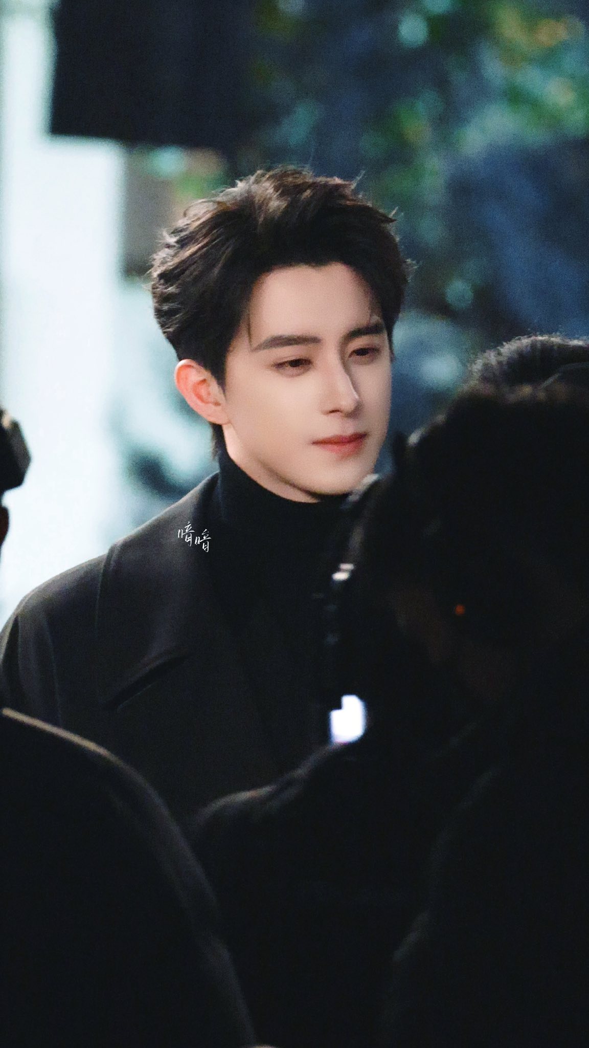 Tổng tài ngày đi làm bằng trực thăng, tối lái Bentley dạo phố: Visual tuyệt đối ngôn tình không bút mực nào tả nổi- Ảnh 8.