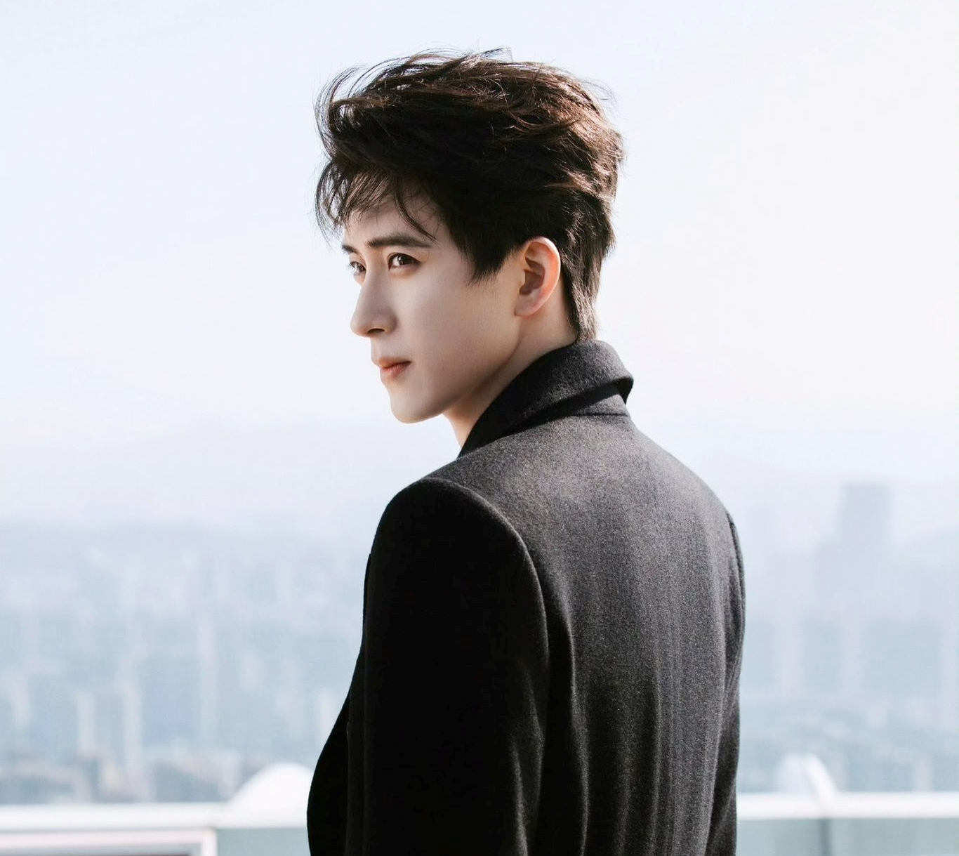 Tổng tài ngày đi làm bằng trực thăng, tối lái Bentley dạo phố: Visual tuyệt đối ngôn tình không bút mực nào tả nổi- Ảnh 7.